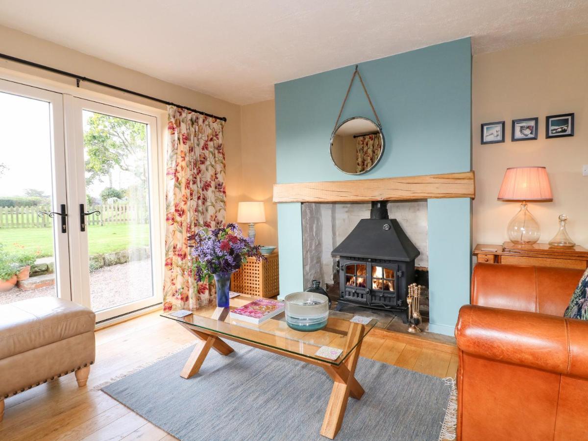 Bluebell Cottage ルージリー エクステリア 写真