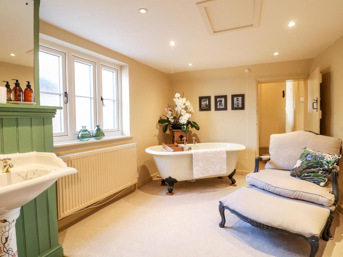 Bluebell Cottage ルージリー エクステリア 写真