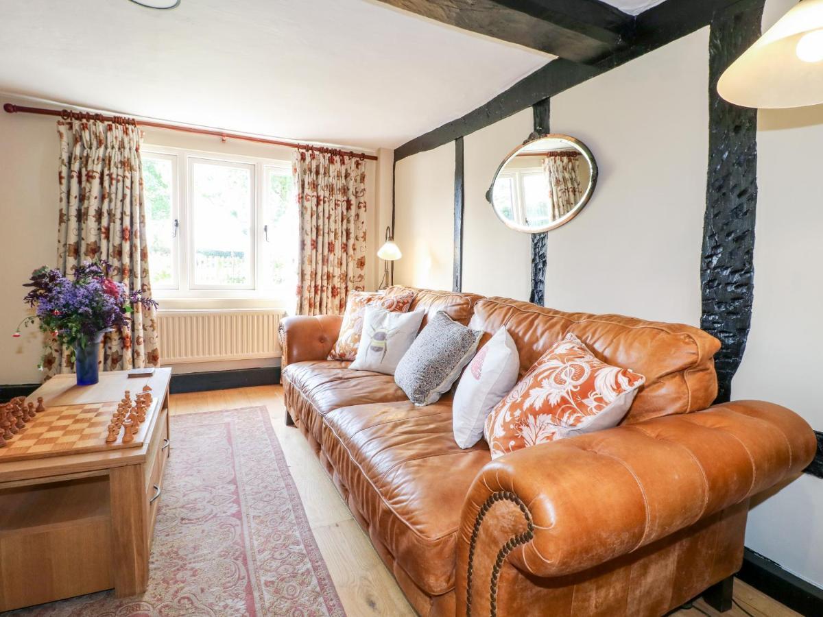 Bluebell Cottage ルージリー エクステリア 写真