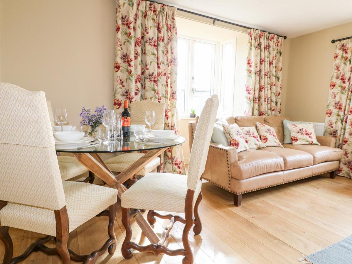 Bluebell Cottage ルージリー エクステリア 写真