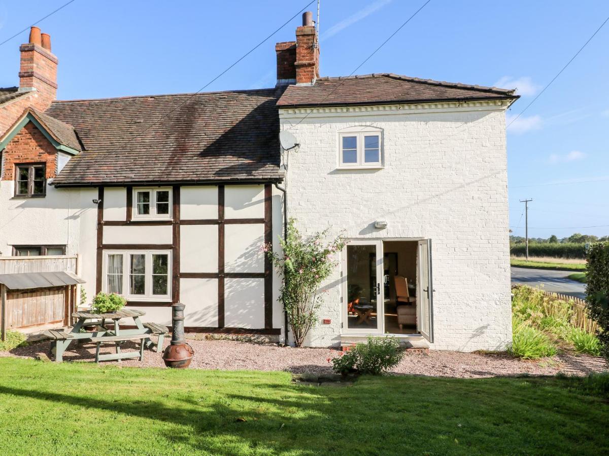 Bluebell Cottage ルージリー エクステリア 写真